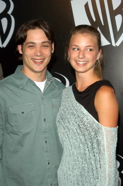 Mike Erwin and Emily VanCamp — Stock Photo, Image