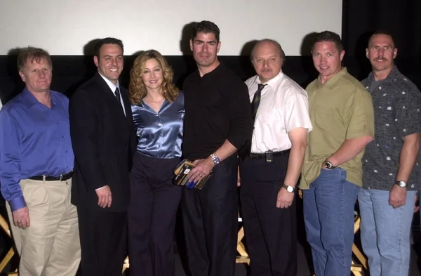 Dennis Franz and Sharon Lawrence and Gordon Clapp and Executive Producers — Stock Photo, Image