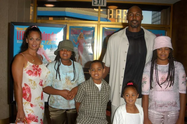 Karl Malone and family — Stock Photo, Image