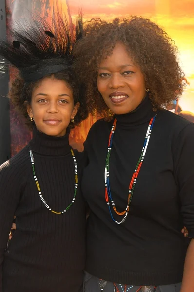 Alfre woodard och dotter mavis — Stockfoto