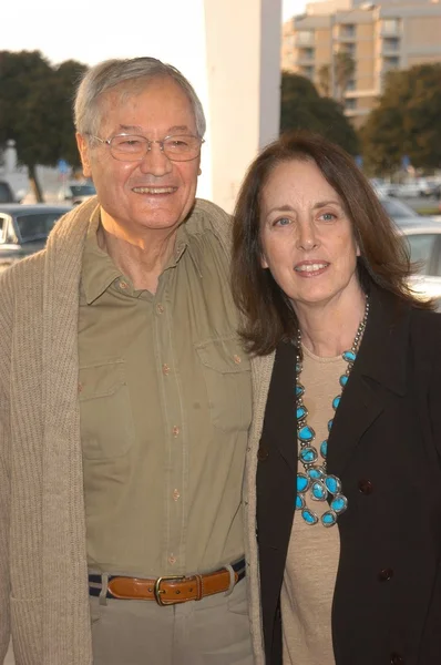 Roger Corman e esposa Julie — Fotografia de Stock