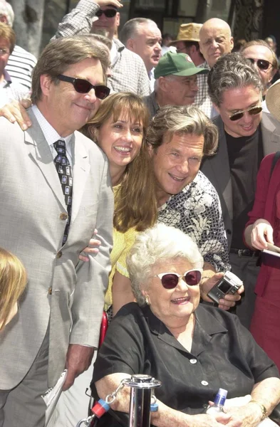 Beau Bridges, Jeff Bridges e madre Dottie Bridges — Foto Stock