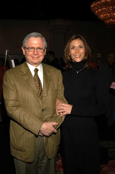 Kate Jackson and Dr. Gerald Pohose — Stock Photo, Image