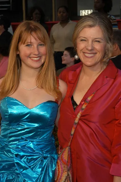 Mimi Kennedy and daughter Molly — Stock Photo, Image