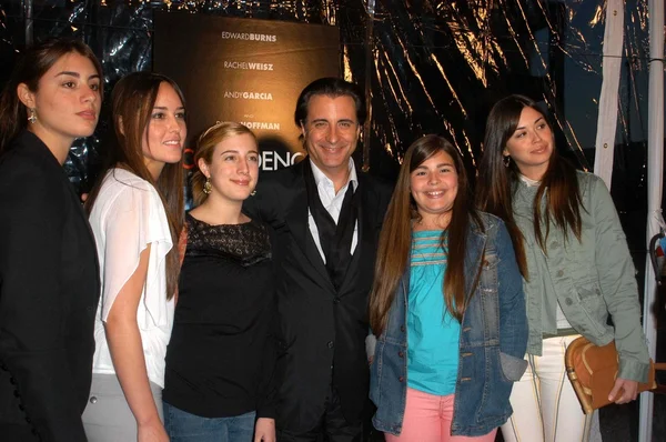 Andy Garcia and family — Stock Photo, Image