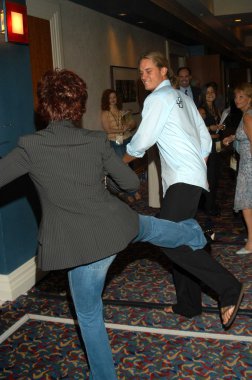 Sharon osbourne ve travis fimmel