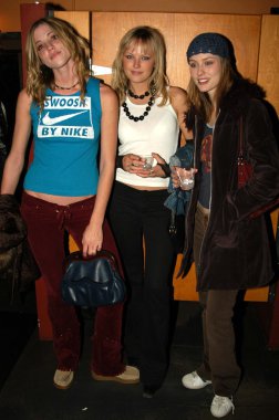 Laura jordan, malin akerman ve corinne russell