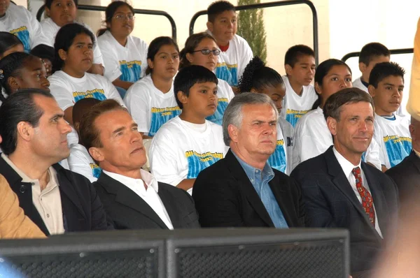 Arnold Schwarzenegger y Jim Hahn — Foto de Stock