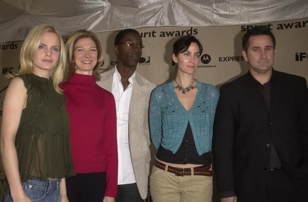 Mena Suvari, Dawn Hudson, Isaiah Washington, Carrie-Anne Moss and Anthony LaPaglia — Stock Photo, Image