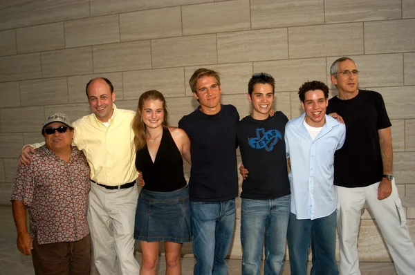 Danny DeVito, Todd Graff, Joanna Chilcoat, Daniel Letterle, Vince Romaldi and Robin de Jesus — Stock Photo, Image