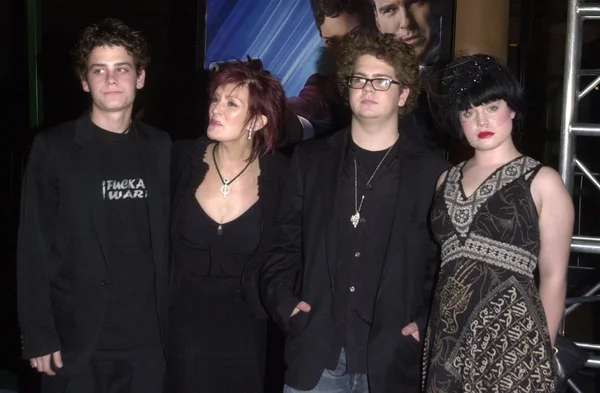 Sharon Osbourne with kids — Stock Photo, Image