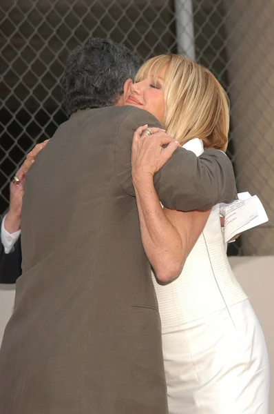 Les Moonves y Suzanne Somers — Foto de Stock