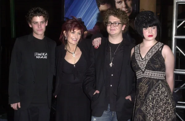 Sharon Osbourne with kids — Stock Photo, Image