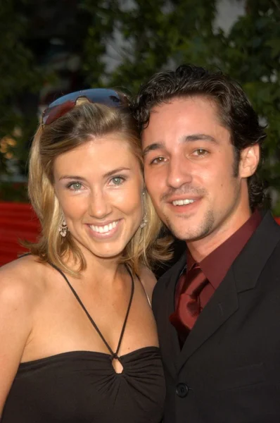 Thomas Ian Nicholas and date Serene — Stock Photo, Image