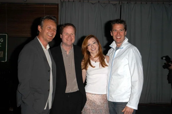 Anthony head, joss whedon, alyson hannigan i alexis denisof — Zdjęcie stockowe