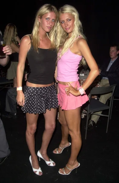 Nicky hilton och paris hilton — Stockfoto