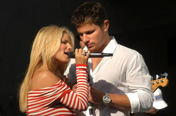 Jessica Simpson y Nick Lachey — Foto de Stock