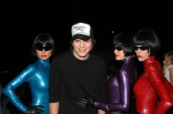 Ashton kutcher ve tutum — Stok fotoğraf