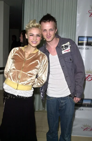 Samaire armstrong a aaron paul — Stock fotografie