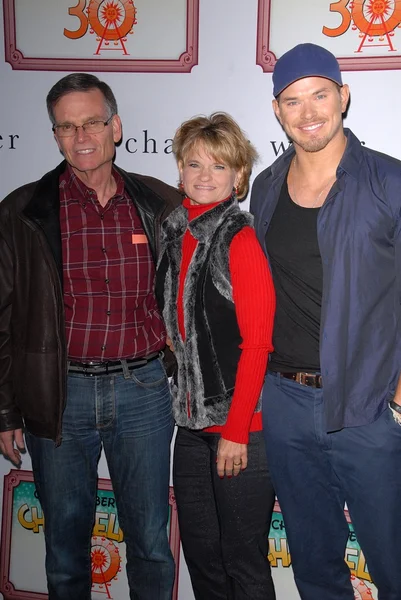 Kellan Lutz and parents — Stock Photo, Image