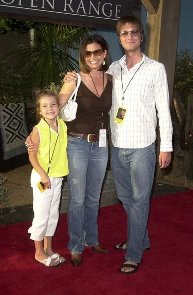 Charisma Carpenter with neice and brother — Stock Photo, Image