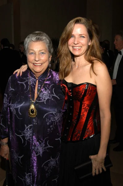 Anne Coates and daughter Ema Hickox — Stock Photo, Image