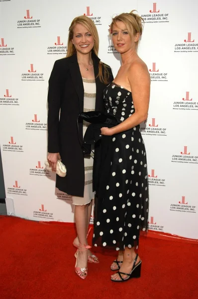 Lori Heuring e Poppy Montgomery — Foto Stock