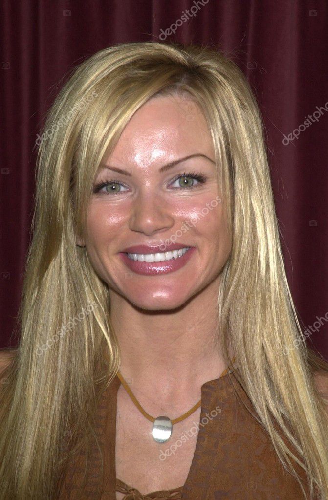 Nikki Schieler Ziering — Stock Editorial Photo © s_bukley #17805435