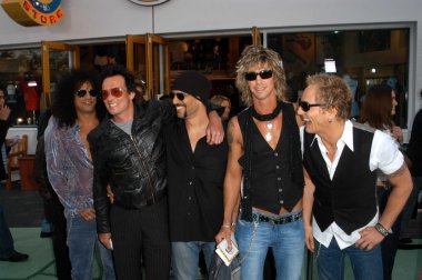 Kaynak eğik çizgi, scott weiland, dave kushner, duff mckagan ve matt sorum