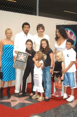 Lionel richie, karım diane, oğlu miles, kızı sophia ve nicole