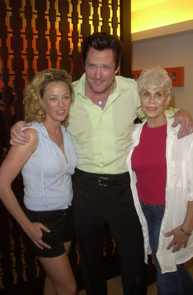 Virginia madsen, michael madsen ve anneleri elaine — Stok fotoğraf