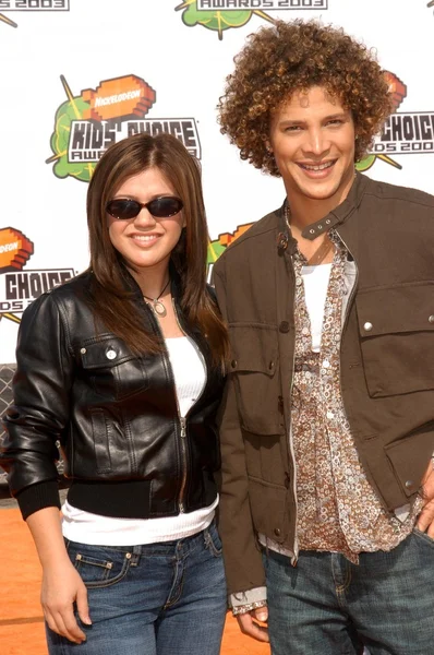 Kelly clarkson en justin guarini — Stockfoto