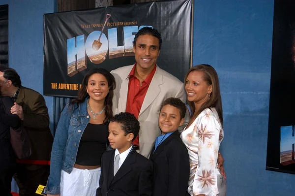Rick Fox, wife Vanessa L. Williams and family — Stock Photo, Image