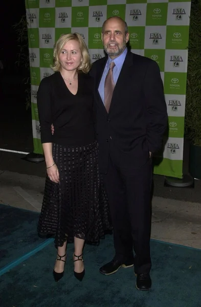 Jeffrey Tambor y su esposa Kasia Ostlun — Foto de Stock