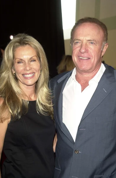 James Caan and wife Linda — Stock Photo, Image