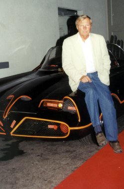 adam west ve Batmobil