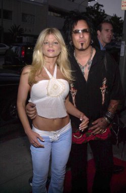 Donna D'Errico ve Nikki Sixx