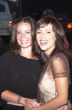 Holly marie combs ve alyssa milano