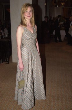 Laura linney
