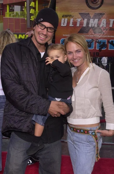 Bob Burnquist con su esposa Jen y su hija Lotus —  Fotos de Stock