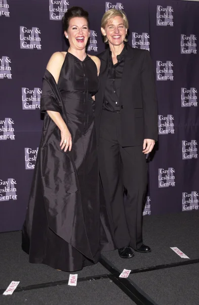 Megan Mullally and Ellen Degeneres — Stock Photo, Image