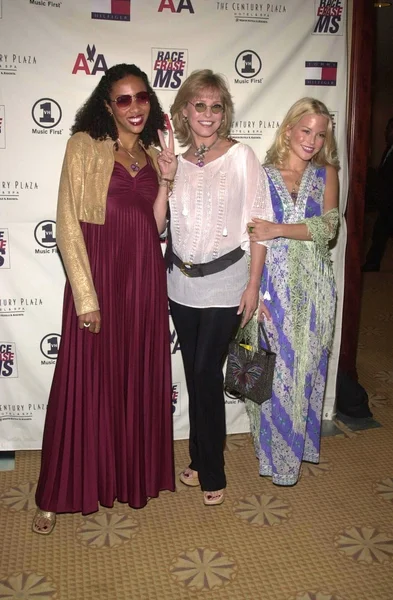 Cheryl Ladd avec sa fille Jordan Ladd et Lindsay Russell — Photo