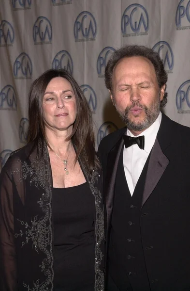 Billy Crystal and wife Janet — Stock Photo, Image