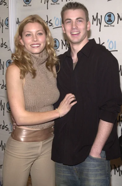Jessica Biel and Chris Evans — Stock Photo, Image