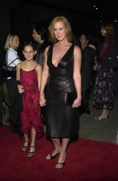 Elizabeth Perkins and daughter Hannah — Stock Photo, Image