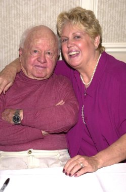 Mickey rooney ve eşi Ocak chamberlin