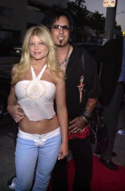 Donna D'Errico ve Nikki Sixx