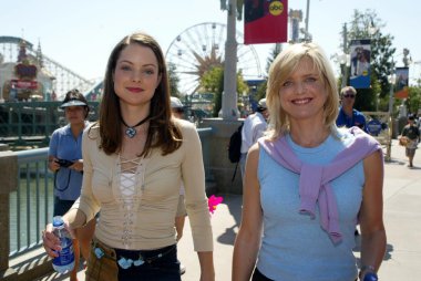 Kimberly williams ve courtney thorne smith