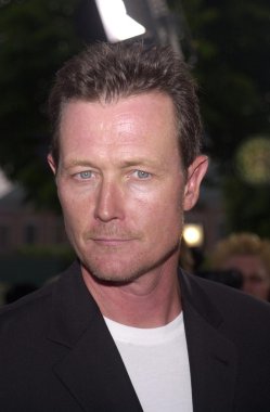 Robert patrickZoe saldano