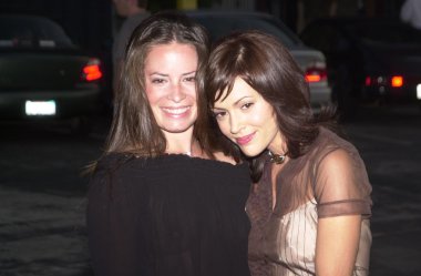 Holly marie combs ve alyssa milano